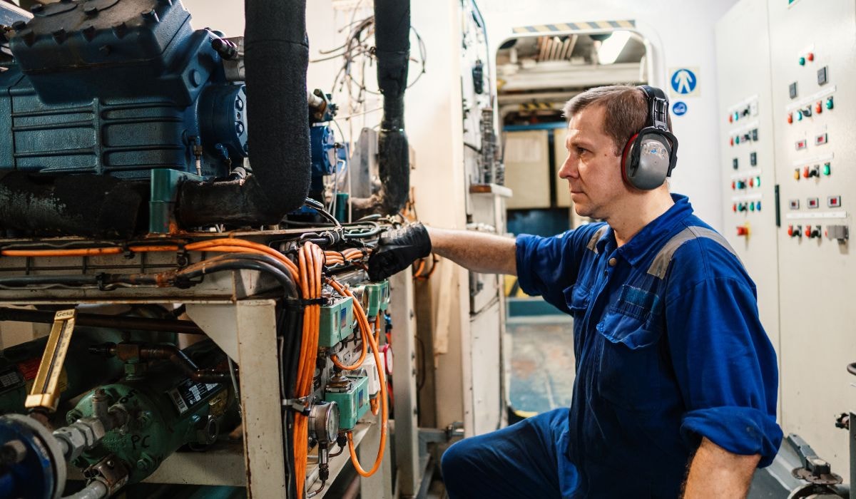 Developing Skills for Future Maritime Mechanics