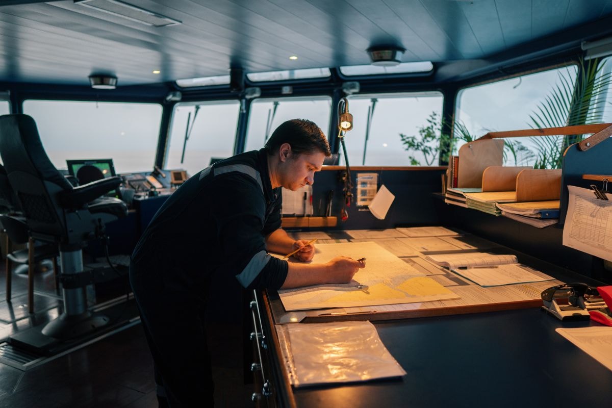 OOW in Ship: Officer of the Watch Duties Explained